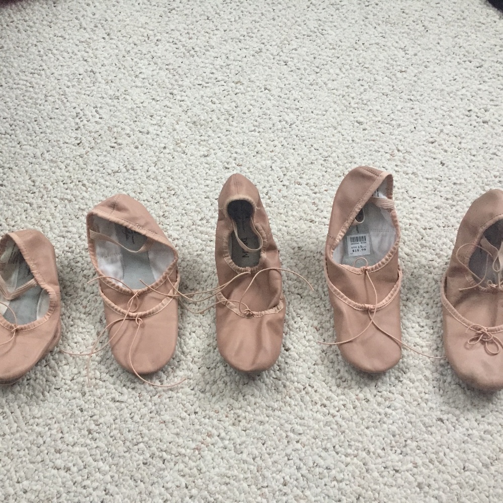 5 pair of girl ballet shoes, sizes 12-1